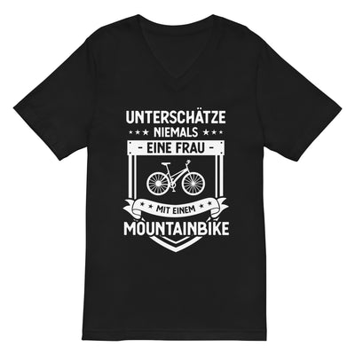 Unterschatze Niemals Eine Frau Mit Einem Mountainbike - - Unisex V-Neck Tee | Bella + Canvas 3005 fahrrad xxx yyy zzz 2XL