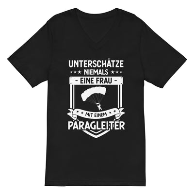 Unterschatze Niemals Eine Frau Mit Einem Paragleiter - Herren V-Neck Shirt berge xxx yyy zzz 2XL