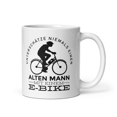 Alter Mann Mit Einem E-Bike - Tasse e-bike