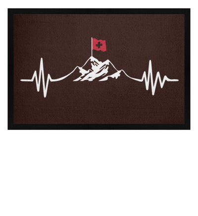 Herzschlag Berge und Schweizer Flagge - Fußmatte mit Gummirand berge wandern Braun