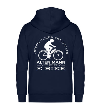 Alter Mann mit einem E-Bike - Unisex Premium Organic Sweatjacke e-bike Navyblau