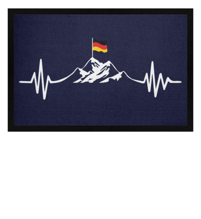 Herzschlag Berge und Deutschland Flagge - Fußmatte mit Gummirand berge wandern Navy